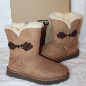 UGG MARIKO BAILEY BOW SUEDE SHORT‎ BOOTS NEW!